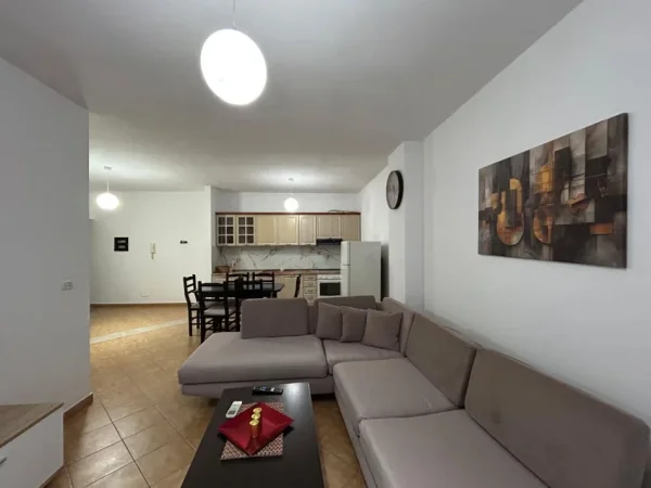 Tirane, jepet me qera apartament 2+1 Kati 7, 470 € 