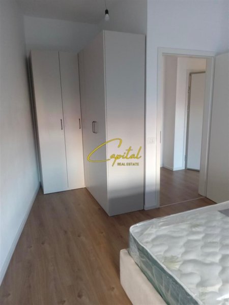 Tirane, jepet me qera apartament 1+1 Kati 2, 70 m² 450 € (ALI DEMI)