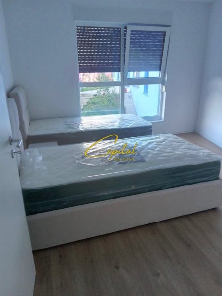 Tirane, jepet me qera apartament 1+1 Kati 2, 70 m² 450 € (ALI DEMI)