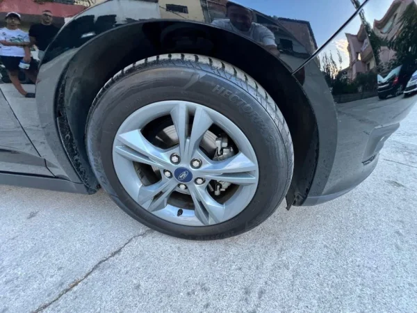 Tirane, shitet makine Ford Focus Cmax 1.5 TDCi Nafte, e zeze automatik Klima 105 km 8.300 €