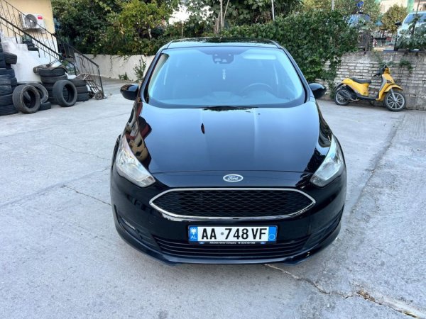 Tirane, shitet makine Ford Focus Cmax 1.5 TDCi Nafte, e zeze automatik Klima 105 km 9.700 €