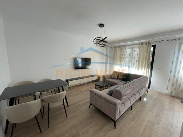 Tirane, jepet me qera apartament 2+1+Ballkon , 87 m² 800 € (Kodra e diellit)