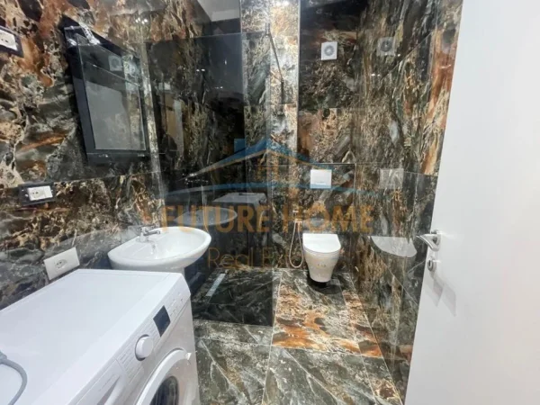 Tirane, jepet me qera apartament 2+1+Ballkon Kati 5, 130 m² 1.000 € (Rruga Riza Cerova)