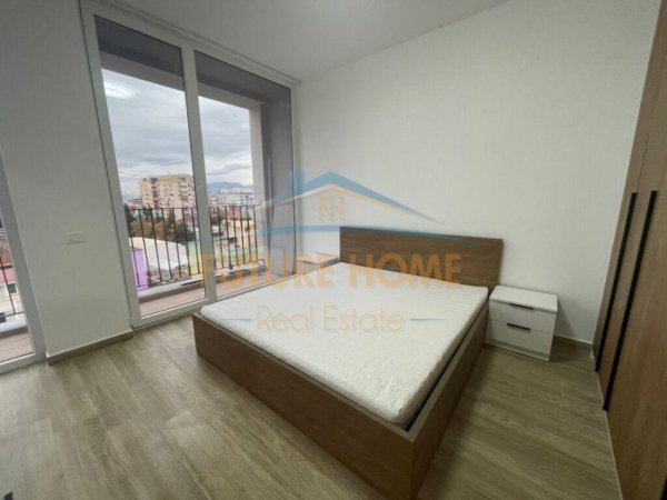 Tirane, jepet me qera apartament 2+1+Ballkon Kati 5, 130 m² 1.000 € (Rruga Riza Cerova)