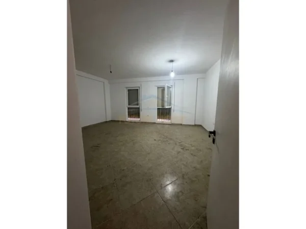 Tirane, shes apartament 2+1+Ballkon Kati 3, 118 m² 200.000 € (SELITE)