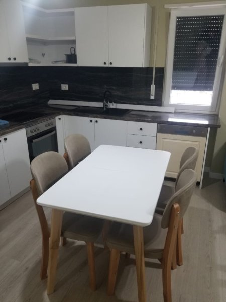 Tirane, jepet me qera apartament 1+1+Ballkon Kati 4, 550 € (Onufri) 0682048812