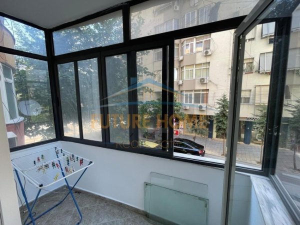 Tirane, jepet me qera 2+1+Ballkon Kati 1, 113 m² 800 € (Pran Kika 1)