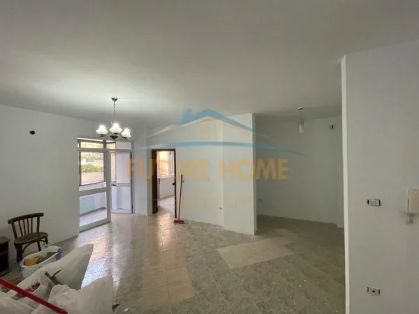 Tirane, jepet me qera 2+1+Ballkon Kati 1, 113 m² 800 € (Pran Kika 1)