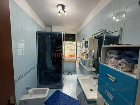 Tirane, shitet apartament 2+1 Kati 2, 121 m² 250.000 € 