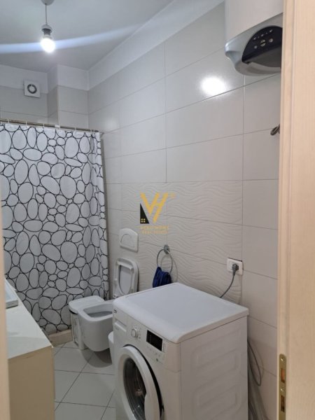 Tirane, jepet me qera apartament 2+1+Ballkon Kati 6, 90 m² 500 € (LAPRAKE)