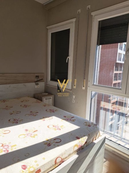 Tirane, jepet me qera apartament 2+1+Ballkon Kati 6, 90 m² 500 € (LAPRAKE)