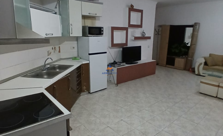 Tirane, jepet me qera apartament 2+1+Ballkon Kati 4, 95 m² 519 € (Don Bosko)