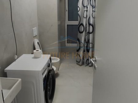 Tirane, jepet me qera apartament 1+1 Kati 1, 60 m² 420 € 
