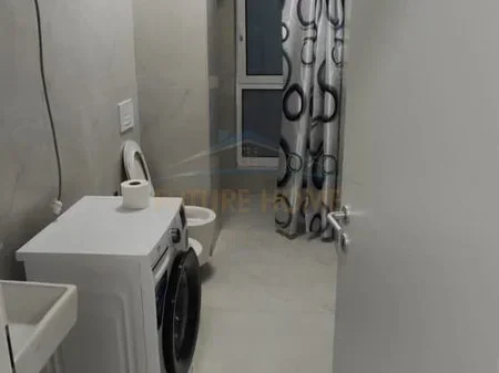 Tirane, jepet me qera apartament 1+1 Kati 1, 60 m² 420 € 