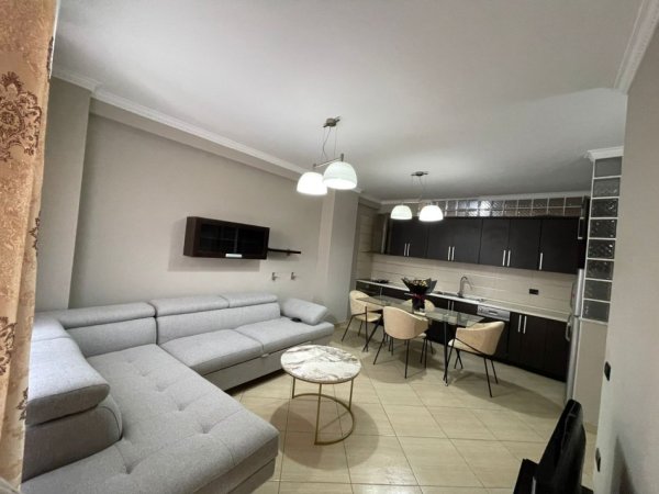 SHITET APARTAMENT 2+1 NË ASTIR I MOBILUAR  ME HIPOTEKË,  Kati 4, 100 m² 150.000 €URO