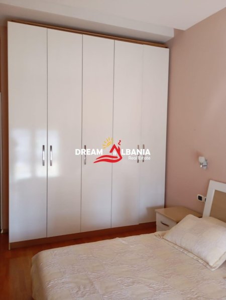 Tirane, jepet me qera apartament 2+1 , 70 m² 650 € (Rruga e Elbasanit)