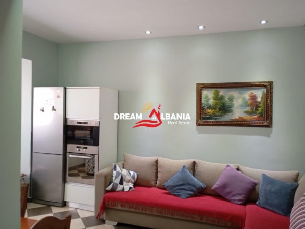 Tirane, jepet me qera apartament 2+1 , 70 m² 650 € (Rruga e Elbasanit)