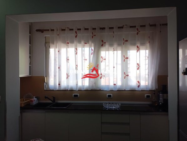 Tirane, jepet me qera apartament 2+1 , 70 m² 650 € (Rruga e Elbasanit)