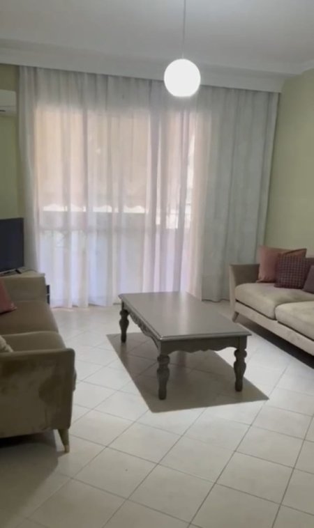 Tirane, jepet me qera apartament 1+1 Kati 5, 600 € 