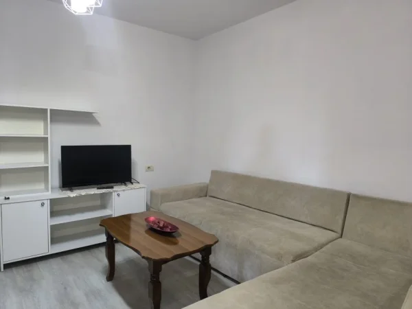 Tirane, jepet me qera Vile 1+1+Aneks+Ballkon Kati 2, 85 m² 400 € (Gjergj Legisi)