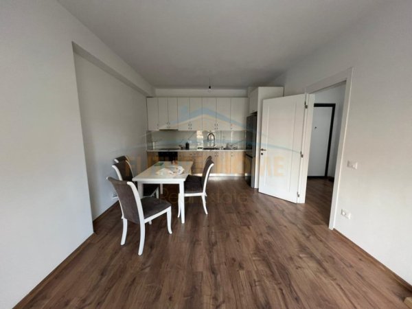 Tirane, shitet apartament 2+1+Ballkon Kati 1, 105 m² 200.000 € (Bulevardi i Ri)