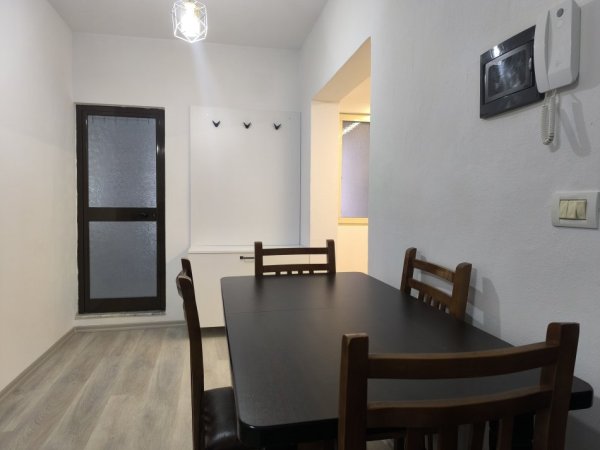 Tirane, jepet me qera Vile 1+1+Aneks+Ballkon Kati 2, 85 m² 400 € (Gjergj Legisi)