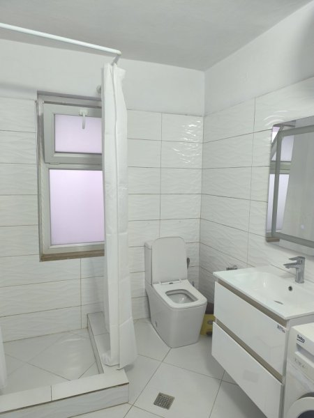 Tirane, jepet me qera Vile 1+1+Aneks+Ballkon Kati 2, 85 m² 400 € (Gjergj Legisi)