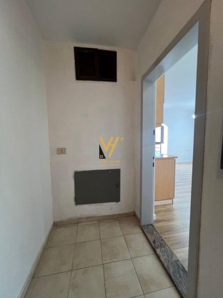 Tirane, shitet apartament 2+1+Ballkon Kati 5, 81 m² 165.000 € (IOSH FUSHA E AVIACIONIT)