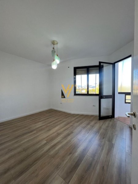Tirane, shitet apartament 2+1+Ballkon Kati 5, 81 m² 165.000 € (IOSH FUSHA E AVIACIONIT)