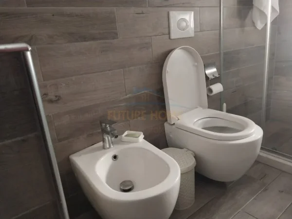 Tirane, jepet me qera apartament 1+1 Kati 5, 67 m² 550 € (Rruga Margarita Tutulani)
