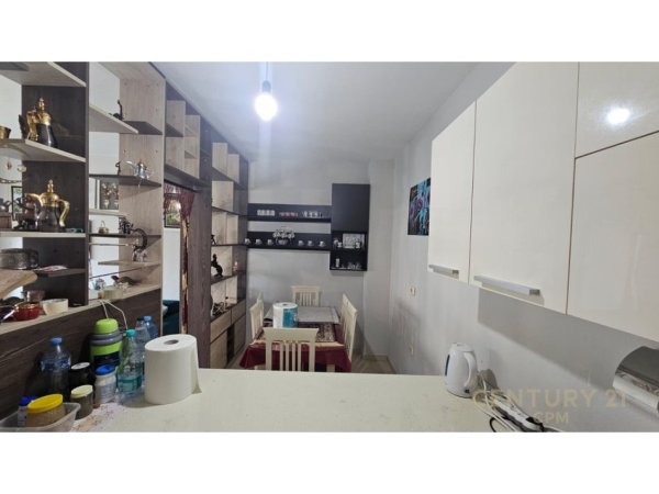 Tirane, shes apartament 2+1 Kati 3, 72 m² 120.000 € 