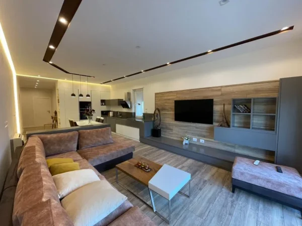 Tirane, jepet me qera apartament 3+1+Ballkon Kati 2, 140 m² 1.300 € (Kopshti Zoologjik)