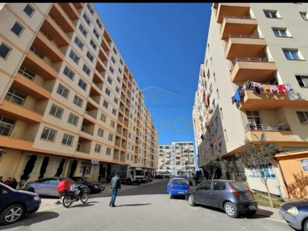 Shitet, Apartament 1+1, i konvertuar ne 2+1, Unaza e Re