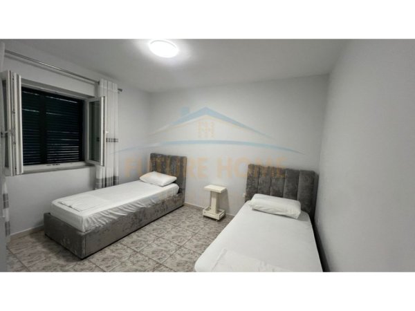 Tirane, jepet me qera apartament 2+1+Ballkon Kati 1, 87 m² 650 € (Rruga Fortuzi)