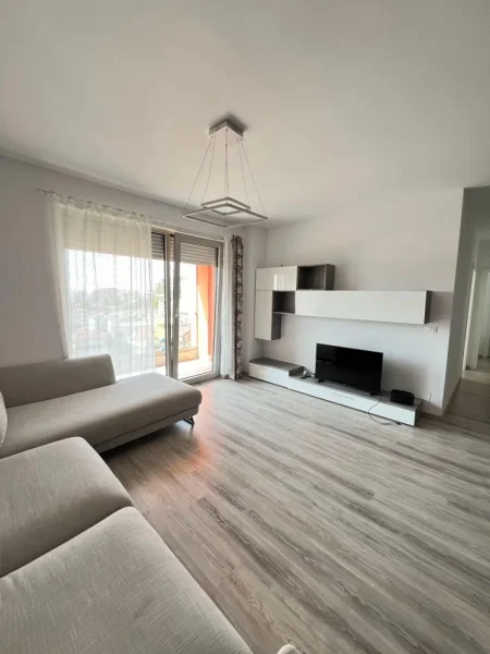 Tirane, jepet me qera apartament 2+1 Kati 5, 850 € 