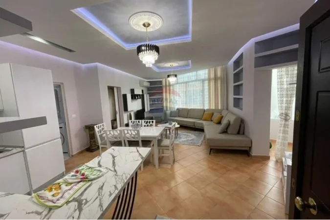 Tirane, jepet me qera apartament 1+1 , 65 m² 600 € (Liqeni i Thate)
