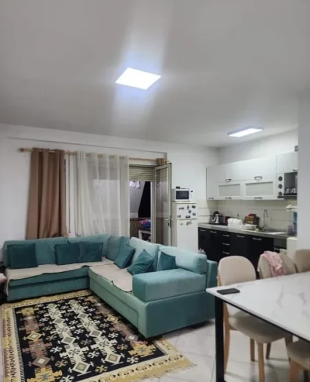 Tirane, shitet apartament 2+1+Ballkon Kati 5, 75 m² 160.000 € (Ish Parku i Autobusëve)