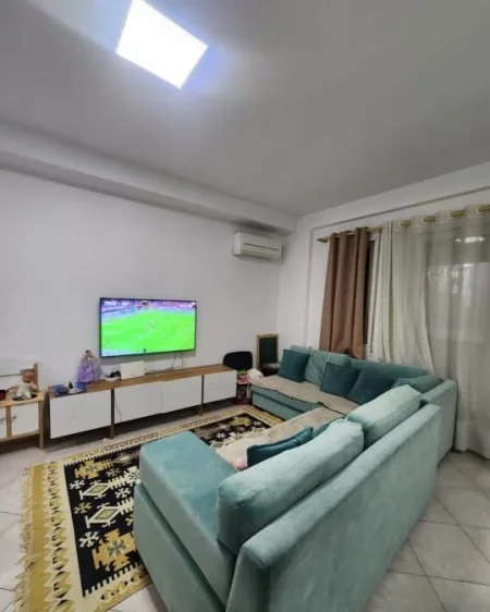 Tirane, shitet apartament 2+1+Ballkon Kati 5, 75 m² 160.000 € (Ish Parku i Autobusëve)