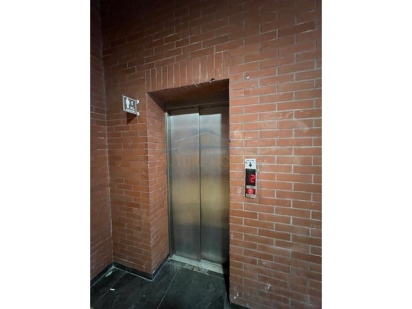 Durres, jepet me qera apartament 2+1 Kati 6, 125 m² 750 € (Porti Durres)