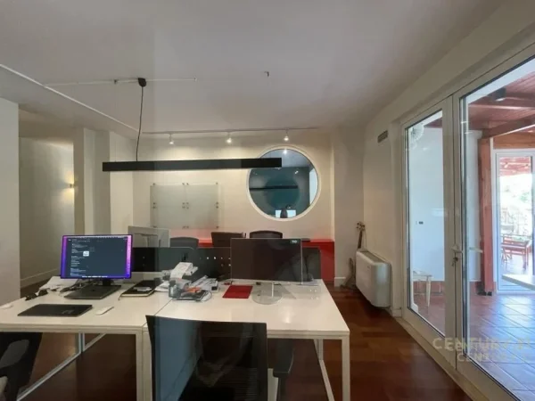 Tirane, shitet ambjent biznesi Kati 2, 187 m² 468.000 € (Bllok)