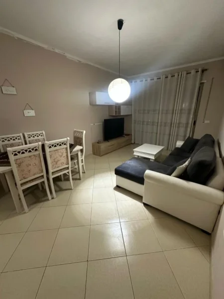 Tirane, jepet me qera apartament 1+1+Ballkon Kati 10, 50 m² 550 € (Kompleksi Prestige Rruga Panorama, Tirane)