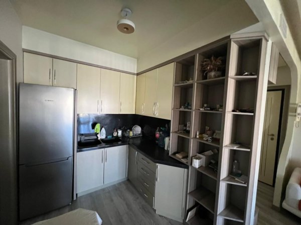 Tirane, jepet me qera apartament 2+1+Ballkon Kati 6, 90 m² 600 € (Fusha e Aviacionit)