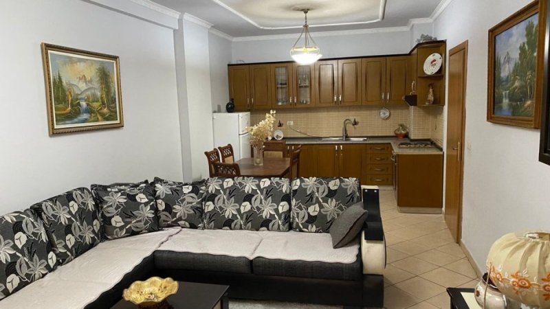 Tirane, jap me qera apartament 2+1 Kati 3, 85 m² 550 € (Astir)