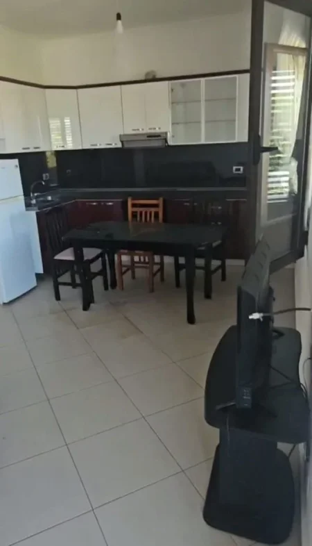 Tirane, jepet me qera apartament 2+1 Kati 3, 410 € 