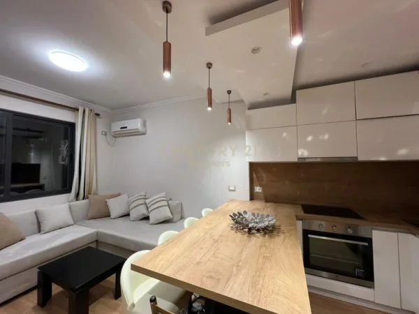 Tirane, jepet me qera apartament 1+1 Kati 3, 55 m² 600 € 