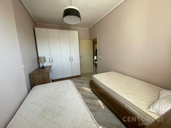 Tirane, jepet me qera apartament 2+1 Kati 9, 95 m² 800 € (MYSLYM SHYRI)