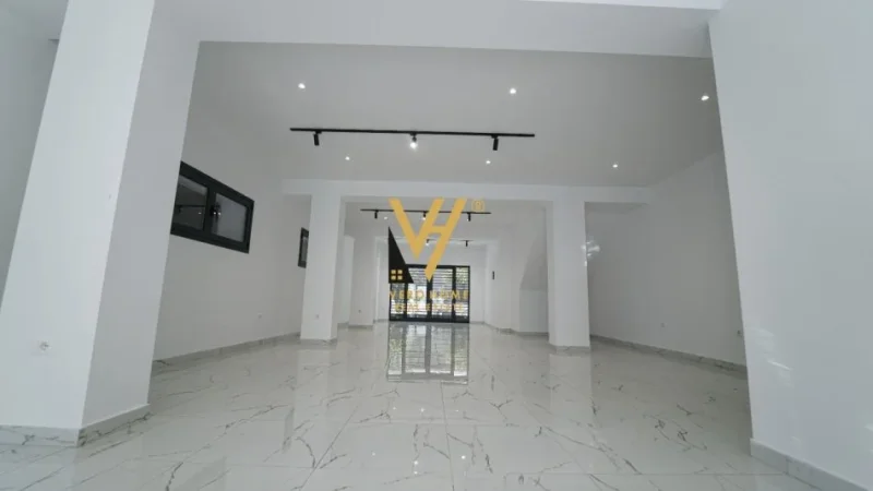 Durres, jepet me qera ambjent biznesi Kati 0, 202 m² 2.200 € (MUZEU I DESHMOREVE, DURRES)