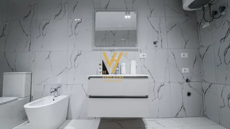 Durres, jepet me qera ambjent biznesi Kati 0, 202 m² 2.200 € (MUZEU I DESHMOREVE, DURRES)