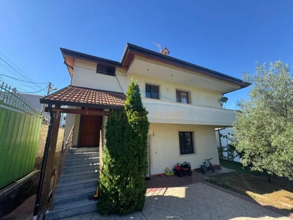 Shitet Vilë 2-Katëshe Senatorium, Sauk Tiranë! 350,000 €