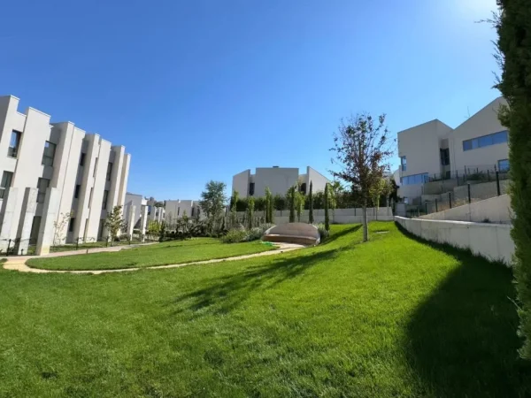 Tirane, shitet apartament 2+1 , 136 m² 350.000 € (green valley residence)